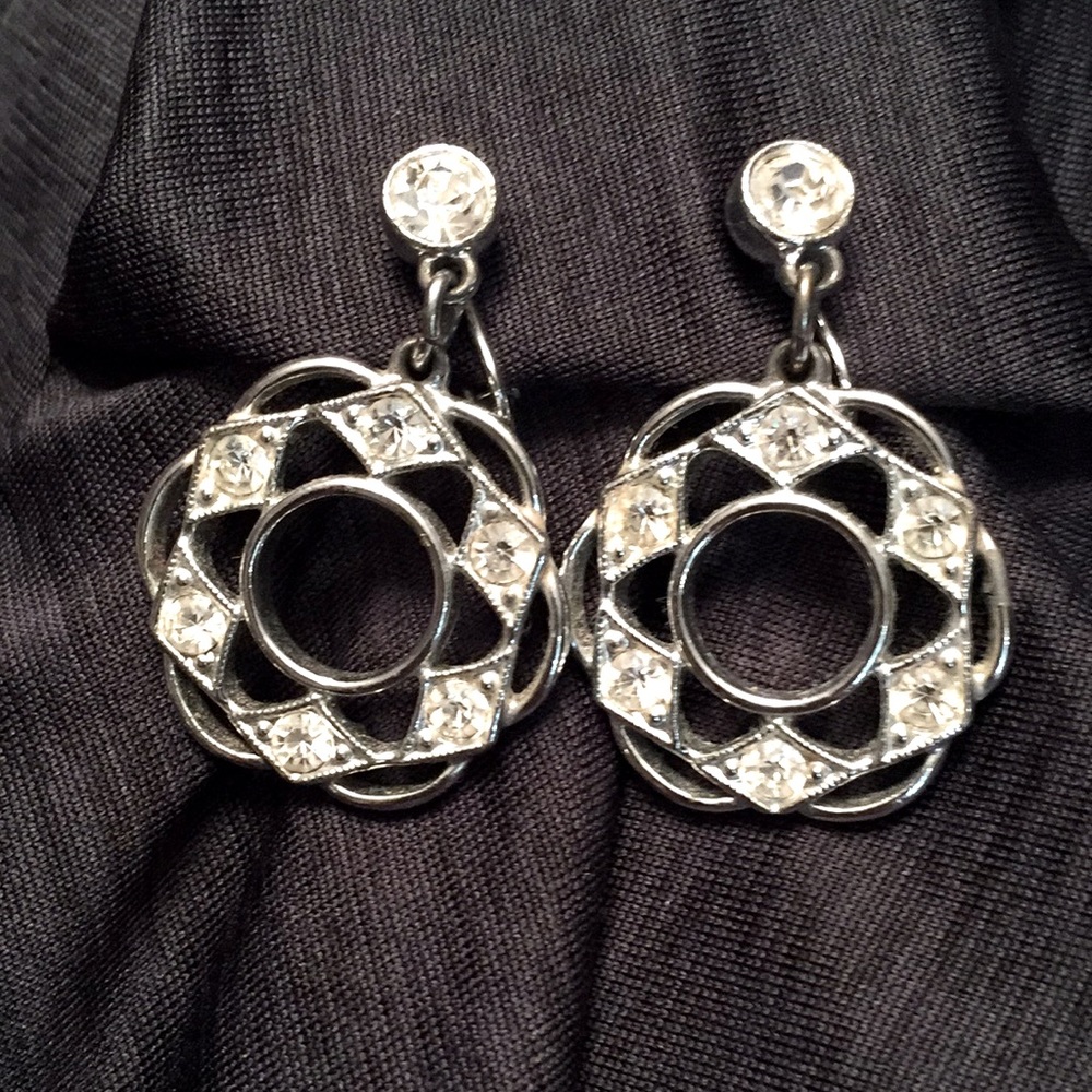 Vintage 1972 Sparkle Clip Dangle Earring